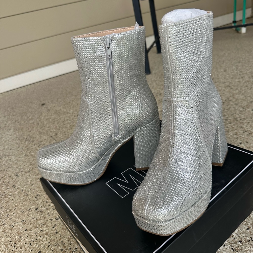 Mia Size 8 Silver Iva Platform Sequin Boot New In Box